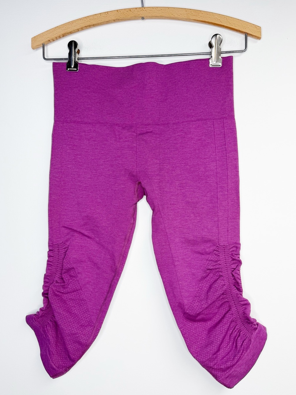 Lululemon Seamless Purple Cropped Leggings Size 4